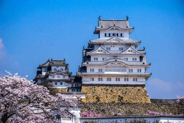 Geleneksel Japon tarzında Majestic White Castle, Japonya 'nın Himeji şehrindeki birçok Hollywood filminde çekilmiştir.