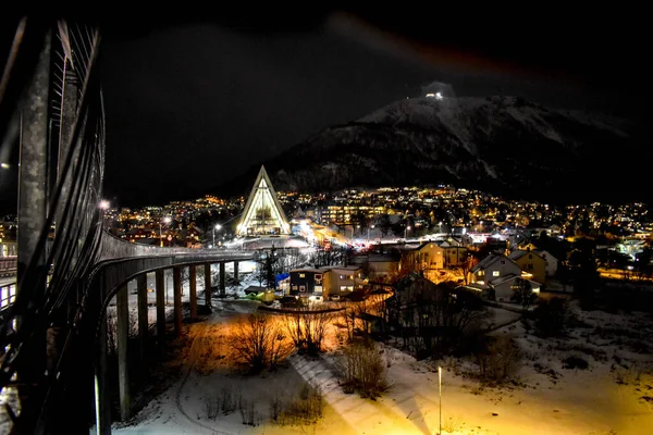 Iconic Sarkvidéki katedrális a havas Tromso, Norvégia — Stock Fotó