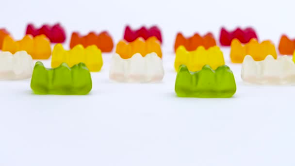 Kleurrijke Gummiberen Zoet Fruit Gelei Snoepjes — Stockvideo