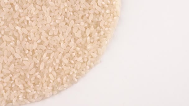 Yarım Çerçeve Şeklinde Bir Yığın Çiğ Beyaz Pirinç — Stok video