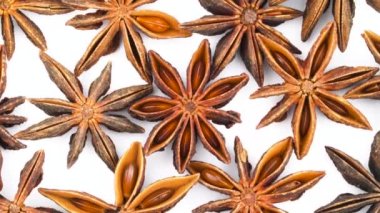 Badian meyveleri yığını