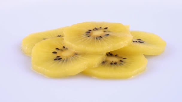 Plátky Čerstvé Šťavnaté Zlaté Kiwi Žluté — Stock video