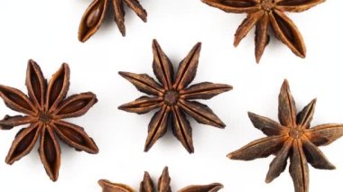 Kurumuş staranise meyvelerinin yukarıdan görünüşü