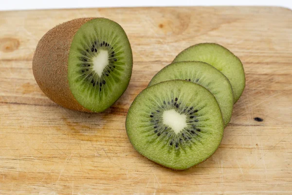 Closeup Kiwi Fatia Frutas Velho Açougueiro Madeira — Fotografia de Stock