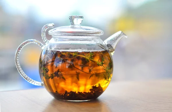 Kettle Vaso Con Tea Está Mesa —  Fotos de Stock