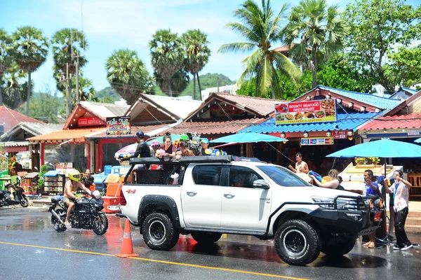 Phuket Tayland 2018 Mutlu Insanlar Phuket Sokaklarında Tayland Yeni Yılını — Stok fotoğraf