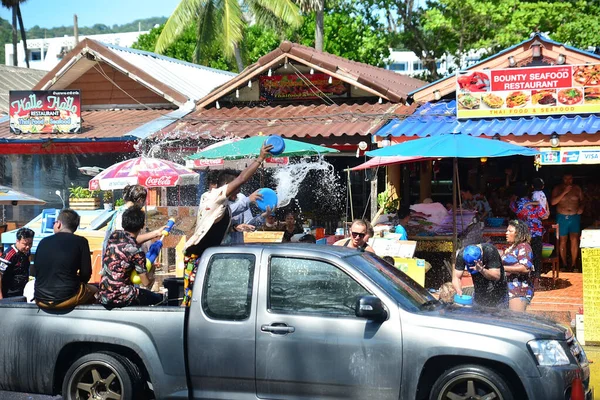 Phuket Tayland 2018 Mutlu Insanlar Phuket Sokaklarında Tayland Yeni Yılını — Stok fotoğraf