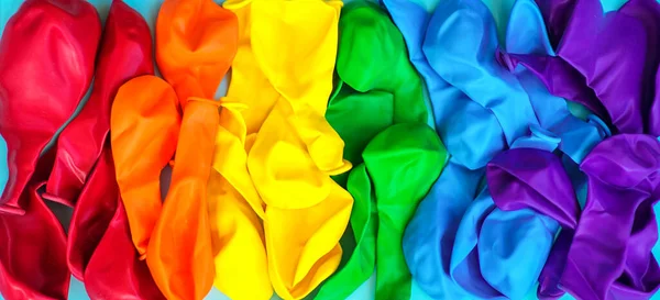 LGBT bayrak renklerinin renkli balonlarının arka planı. LGBT Arkaplanı