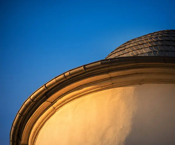 역사적인 건물의 둥근 모서리 — 스톡 사진