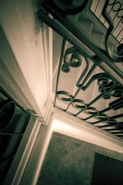 Eski demir bannister tarihi bir evde