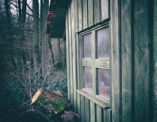 Old wooden hut side view — 스톡 사진