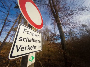 Almanca 'da sadece Orman Trafik İşareti