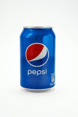 Beyaz arka planda Pepsi içilir, beyaz karantina, başyazı
