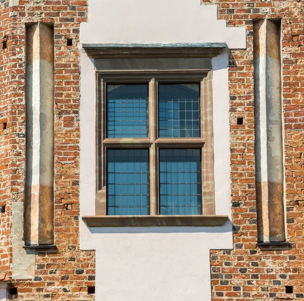 Velha janela medieval — Fotografia de Stock