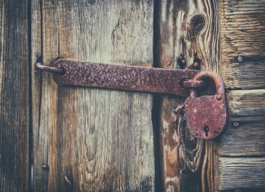 eski metalik asma kilit