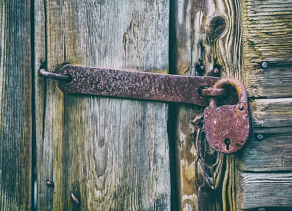 Gamla metalliska hänglås — Stockfoto