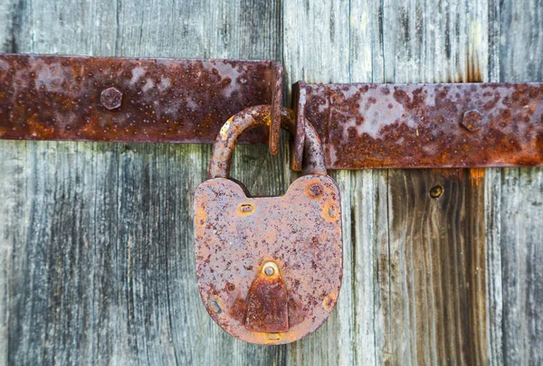 Oude metalen hangslot — Stockfoto