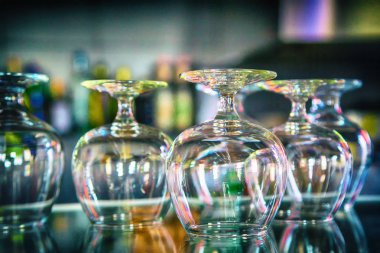 cam kadehler kümesi