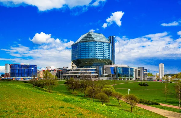 Minsk, nemzeti könyvtár — Stock Fotó