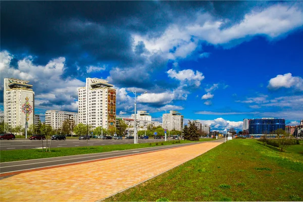 Weißrussland, Minsk architektonischer Komplex "Osten" — Stockfoto