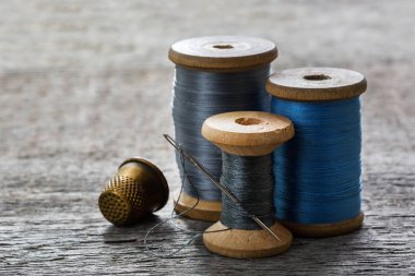 Konu dikiş, bobinler