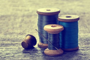 Konu dikiş, bobinler