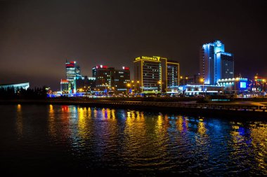 gece şehir Minsk
