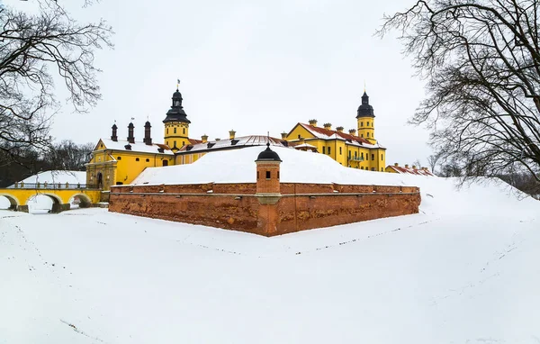 Zamek w Nieświeżu. zimowe — Zdjęcie stockowe