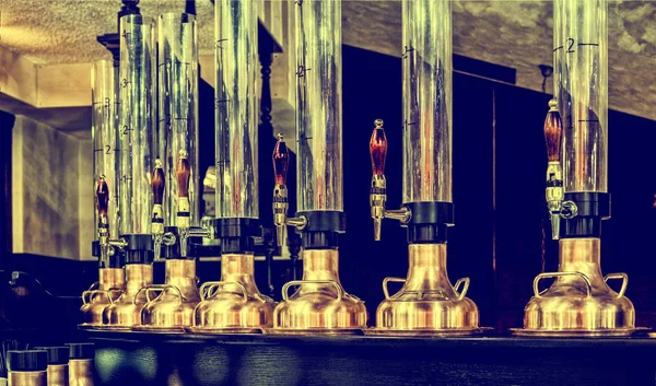 Mezclador y tubo de vidrio para cerveza —  Fotos de Stock