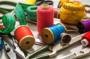 Dikiş araçları ve aksesuarları
