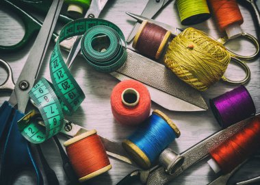 Dikiş araçları ve aksesuarları