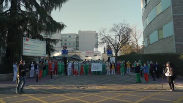 Gran Número Médicos Del Hospital Gregorio Maranon Que Luchan Contra — Vídeo de stock