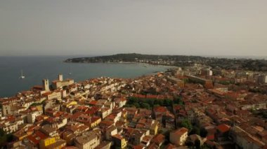 şehir merkezine yakın deniz