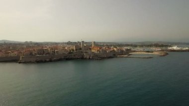 Denize doğru ve şehir merkezi