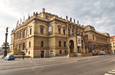 Prag, Çek Cumhuriyeti-17 Mart 2020: Senfonik müzik için rudolfinum adı verilen konser salonu