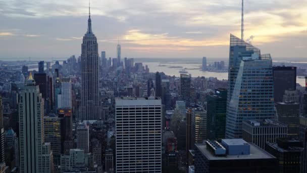 Закат Нью Йоркских Небоскребов — стоковое видео