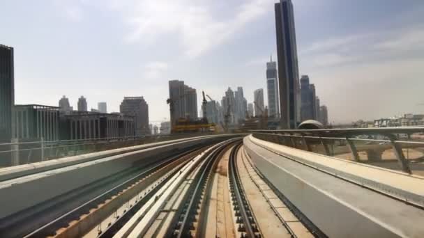 Dubai Trem Indo — Vídeo de Stock