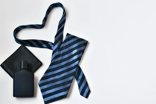 Una Corbata Azul Presenta Forma Corazón Agua Tocador Bolso Sobre —  Fotos de Stock