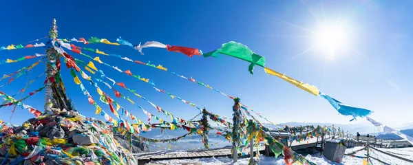 Colourful Flags Mountain Summit — Stock Photo, Image