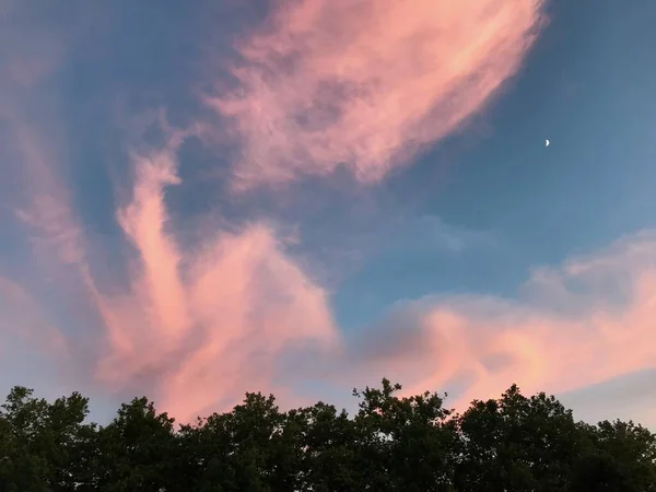 Zuckerwatte Himmel Und Mond — Stockfoto