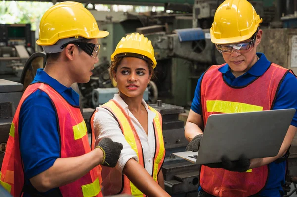 Industrial Worker Team Working Various Projects Large Industrial Factory Many — Stock Photo, Image