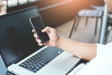 Akıllı telefon kullanarak eli kapat