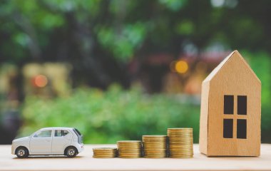 Para biriktirme kavramı. Araba, ev, bozuk para..