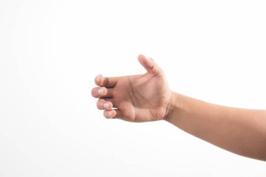 El adamı görünmez nesneler gösteriyor