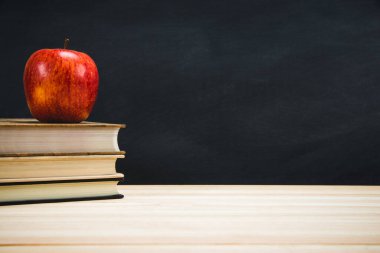 Geçmiş eğitim konsepti. Kopya alanı ile okula dön.