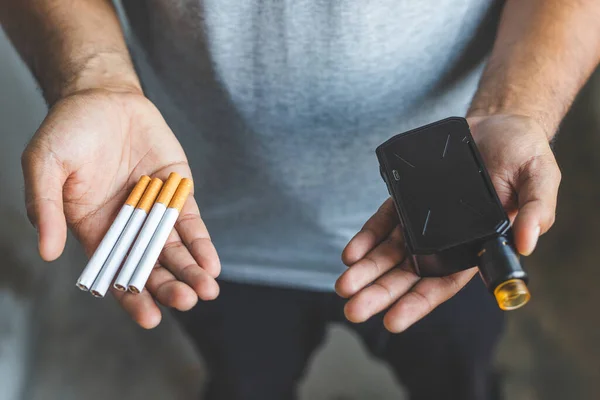 Young Man Holding Electronic Cigarette Cigarette — Stock Photo, Image
