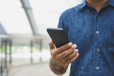 Akıllı telefon kullanarak eli kapat