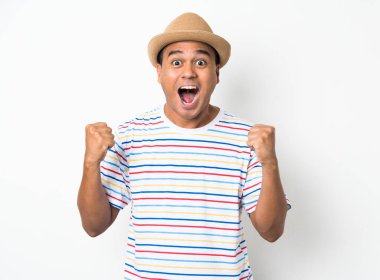 Asyalı genç adamın şok olmuş yüzü