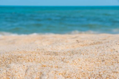 Tropik plajın bulanık görüntüsü.