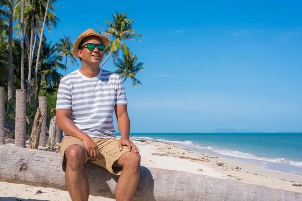 Happy Young Man Tropical Beach — Stock Photo, Image